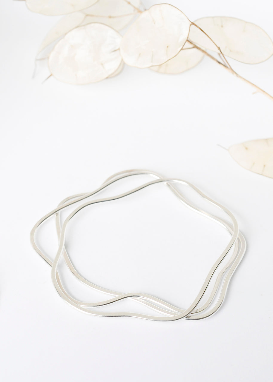 Abstract Curvy Bangle - Silberarmreif