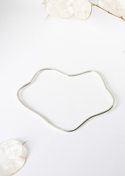Abstract Curvy Bangle - Silberarmreif
