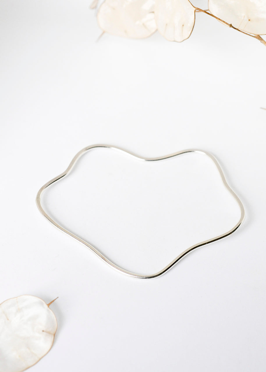 Abstract Curvy Bangle - Silberarmreif