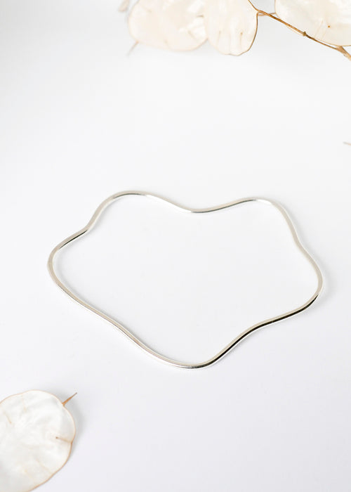 Abstract Curvy Bangle - Silberarmreif