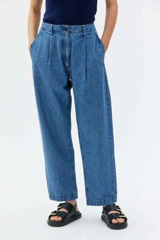 LENOS - Curved leg pleated trouser