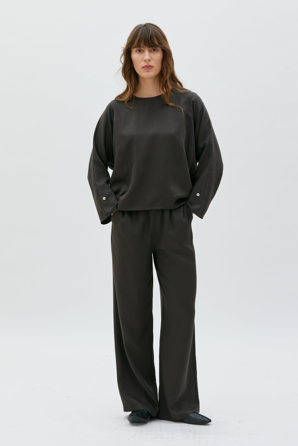 VALLI - Long weighty Tencel Pants, Shiitake
