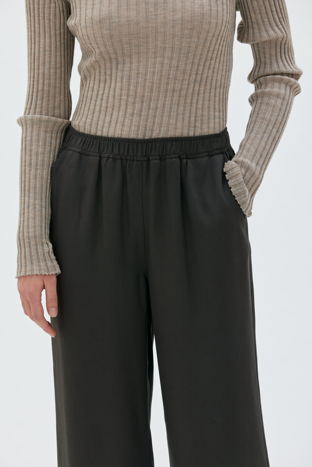VALLI - Long weighty Tencel Pants, Shiitake