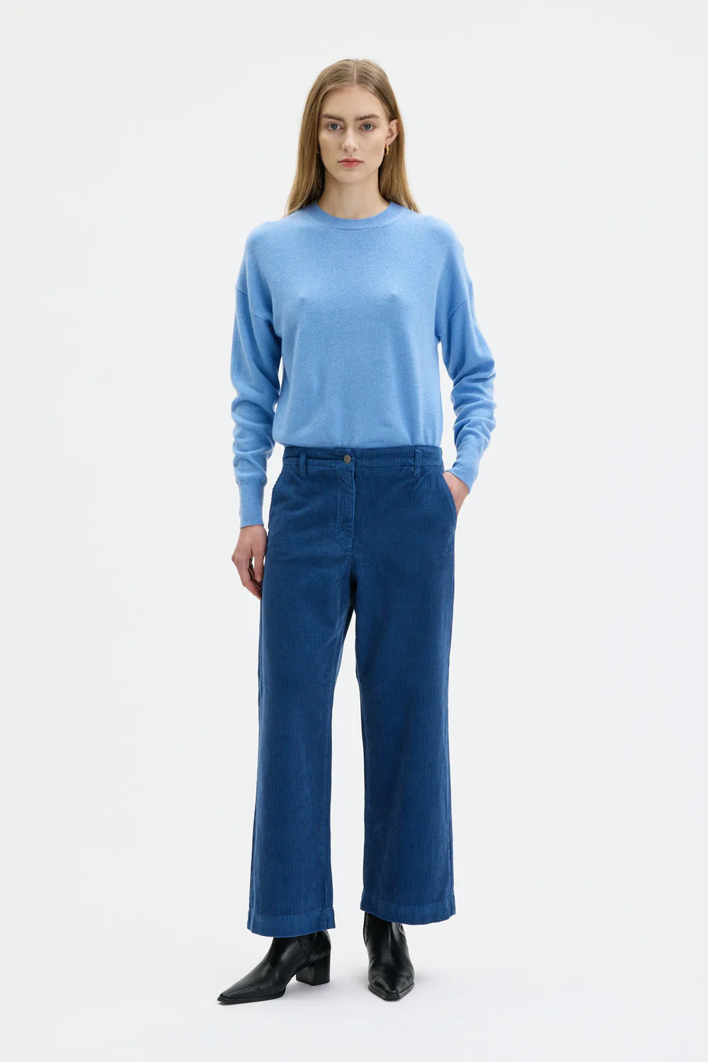 LAIL- Cropped Corduroy Trousers - Lazuli Blue