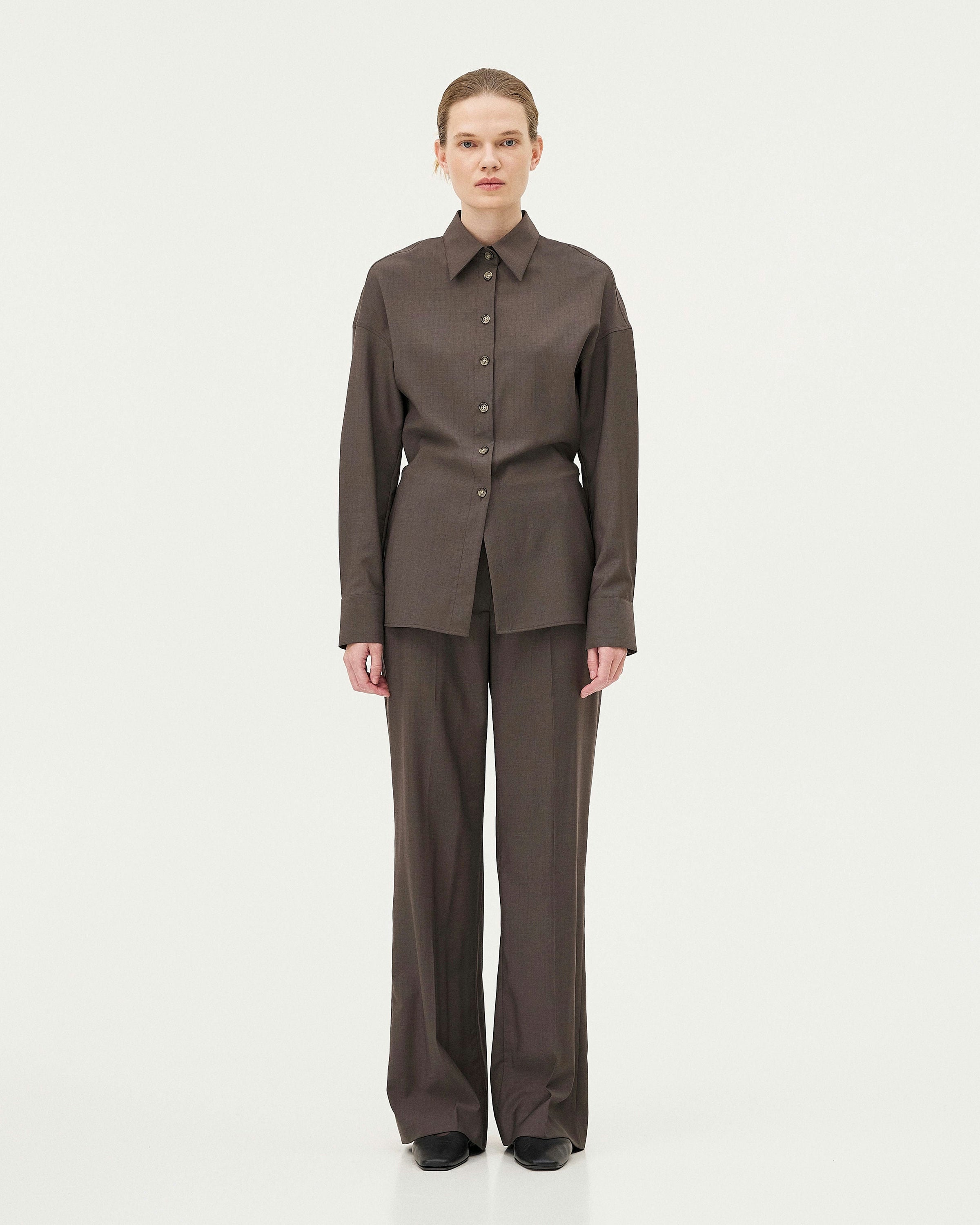Renne Brown – Verstellbare Bluse aus Schurwolle